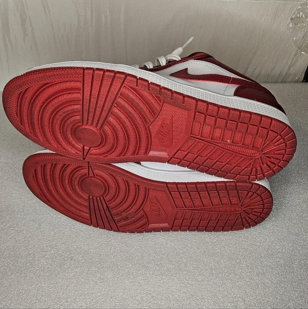 Nike Air Jordan 1 Low Retro "White Red" - Picture 8 of 9